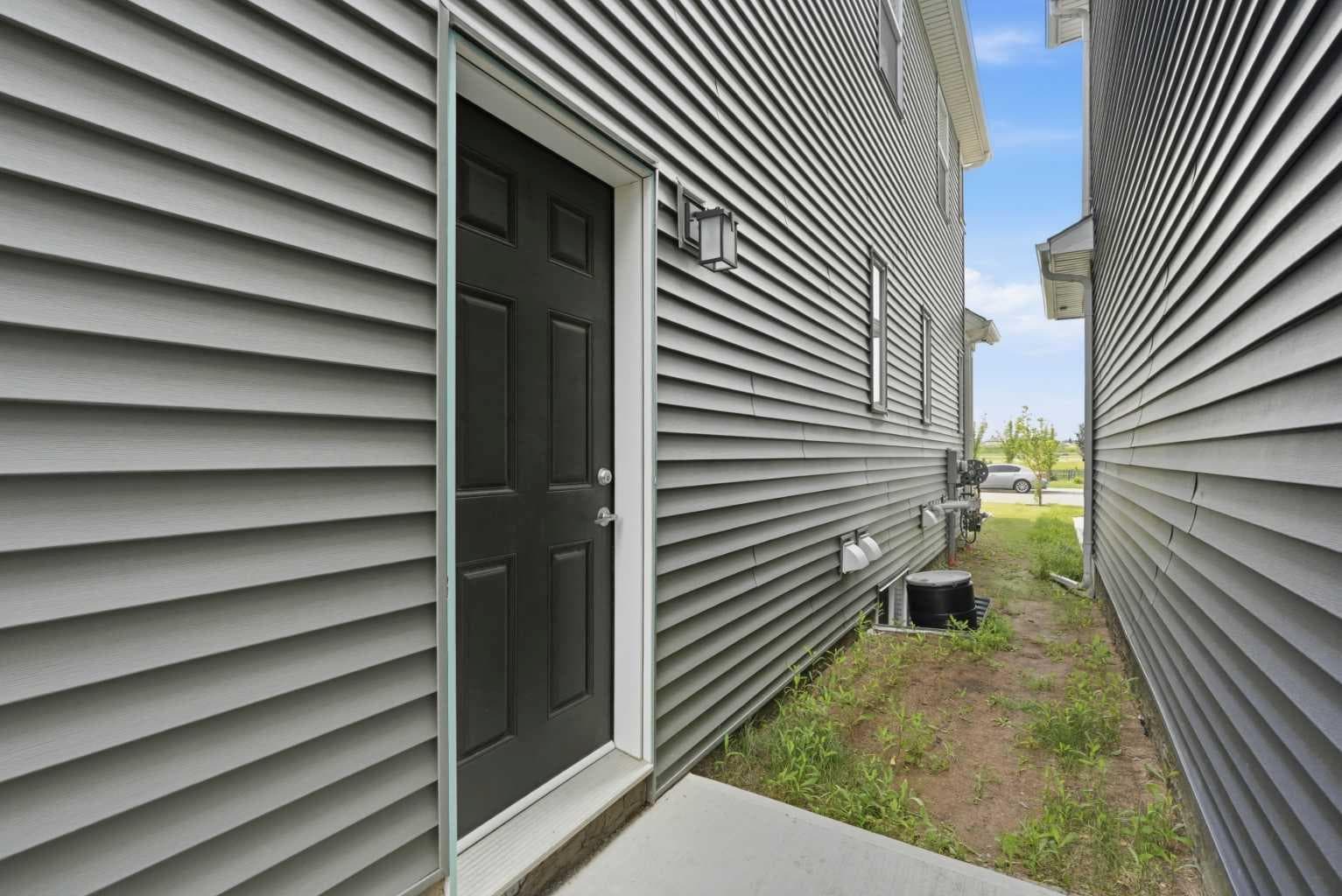 160 Homestead Grove NE