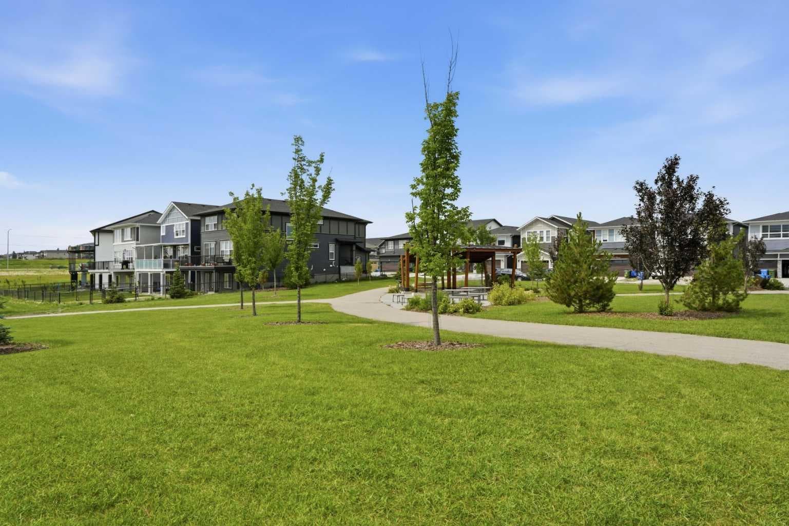 160 Homestead Grove NE