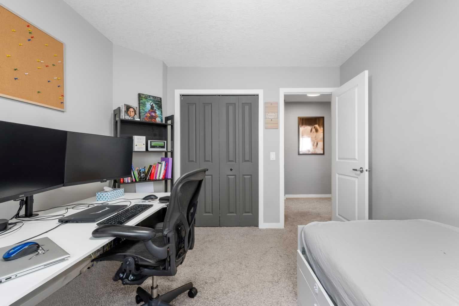26 Walden Court SE