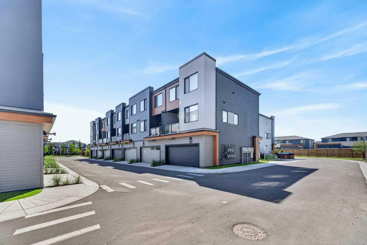405, 81 MIDTOWN Boulevard SW