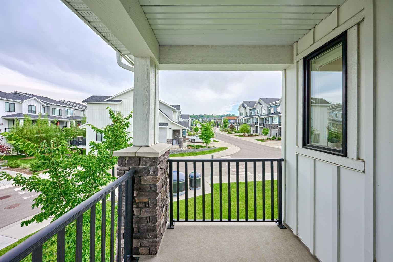 102 Crestridge Common SW