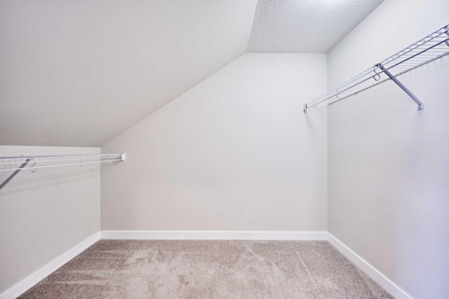 102 Crestridge Common SW