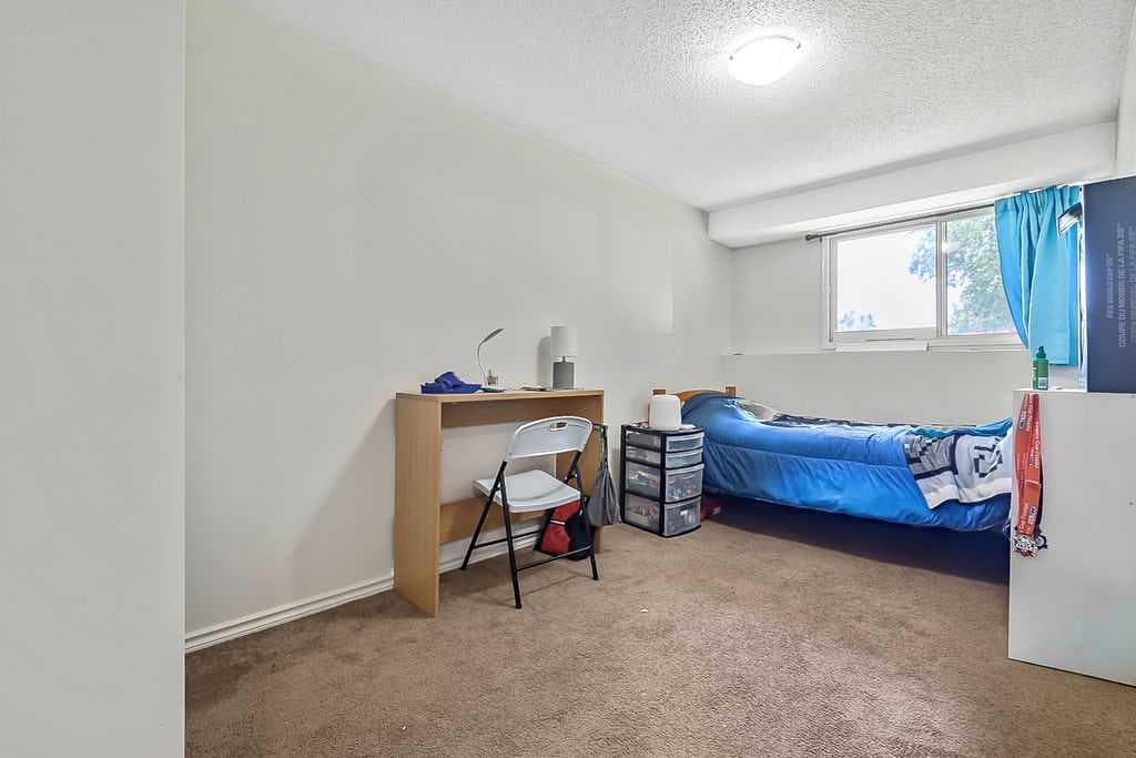 124 Bergen Road NW