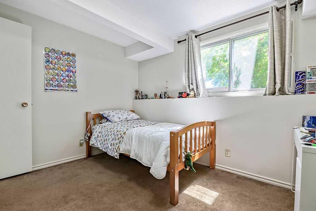 124 Bergen Road NW