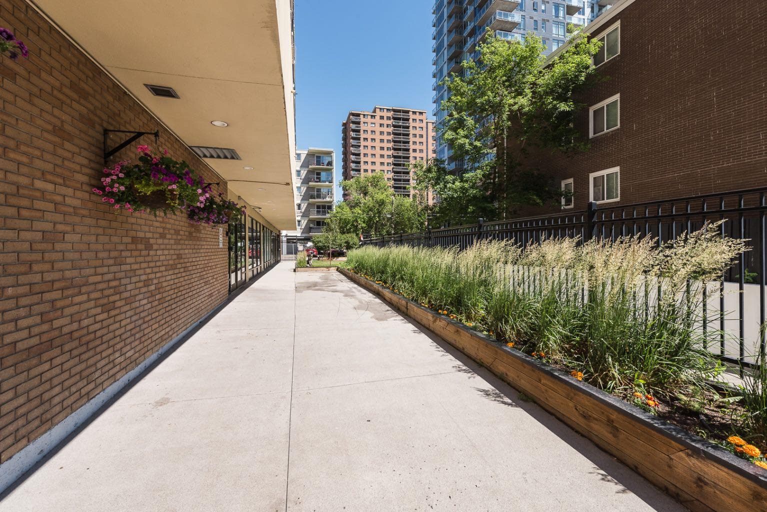 207, 1330 15 Avenue SW