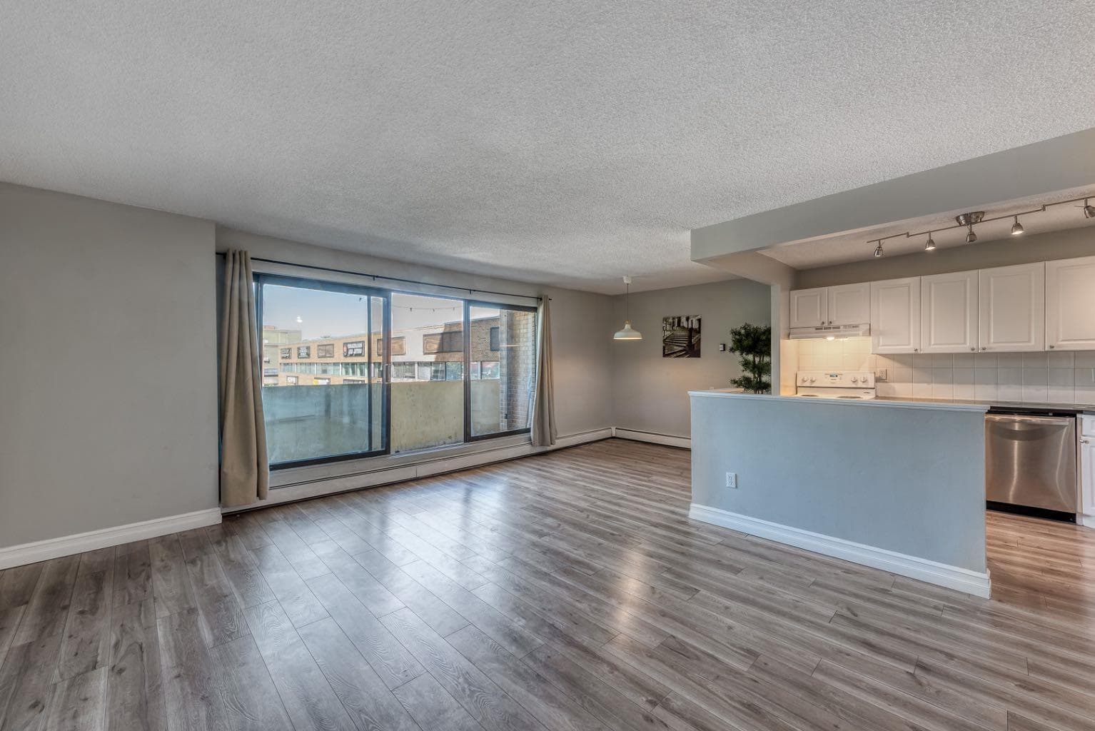 207, 1330 15 Avenue SW