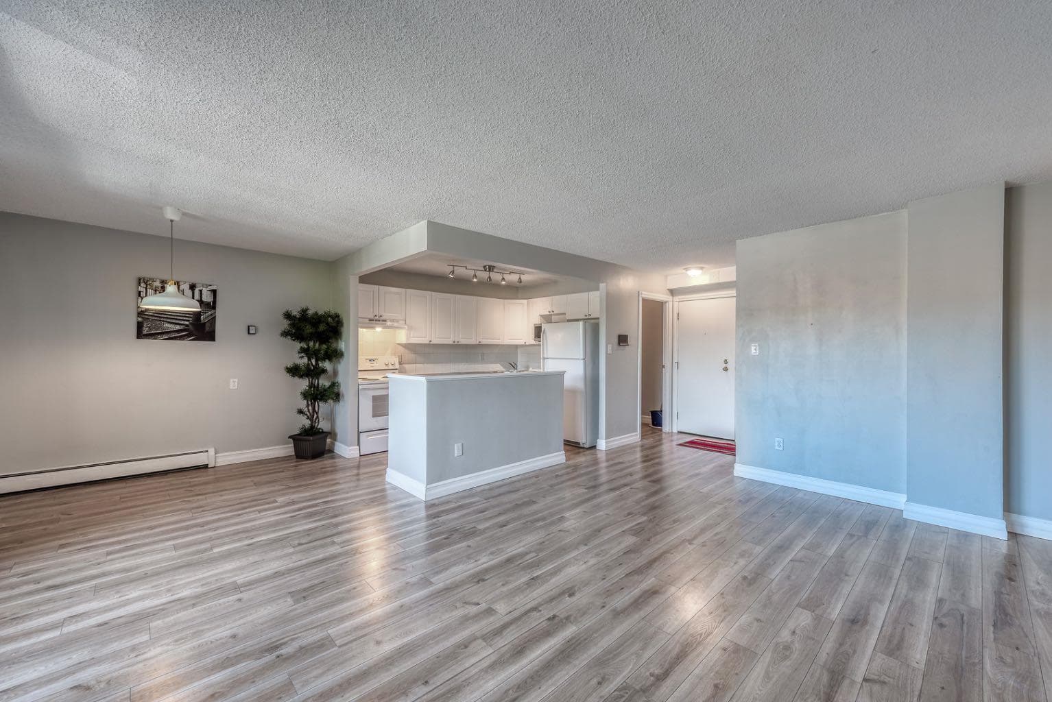 207, 1330 15 Avenue SW