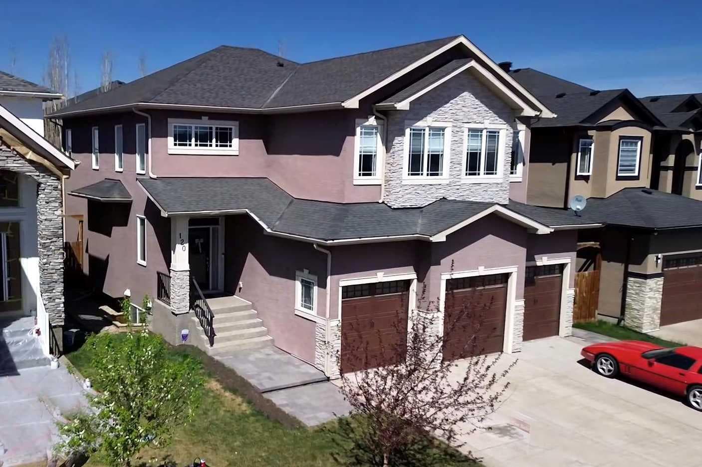 120 KINNIBURGH Circle 