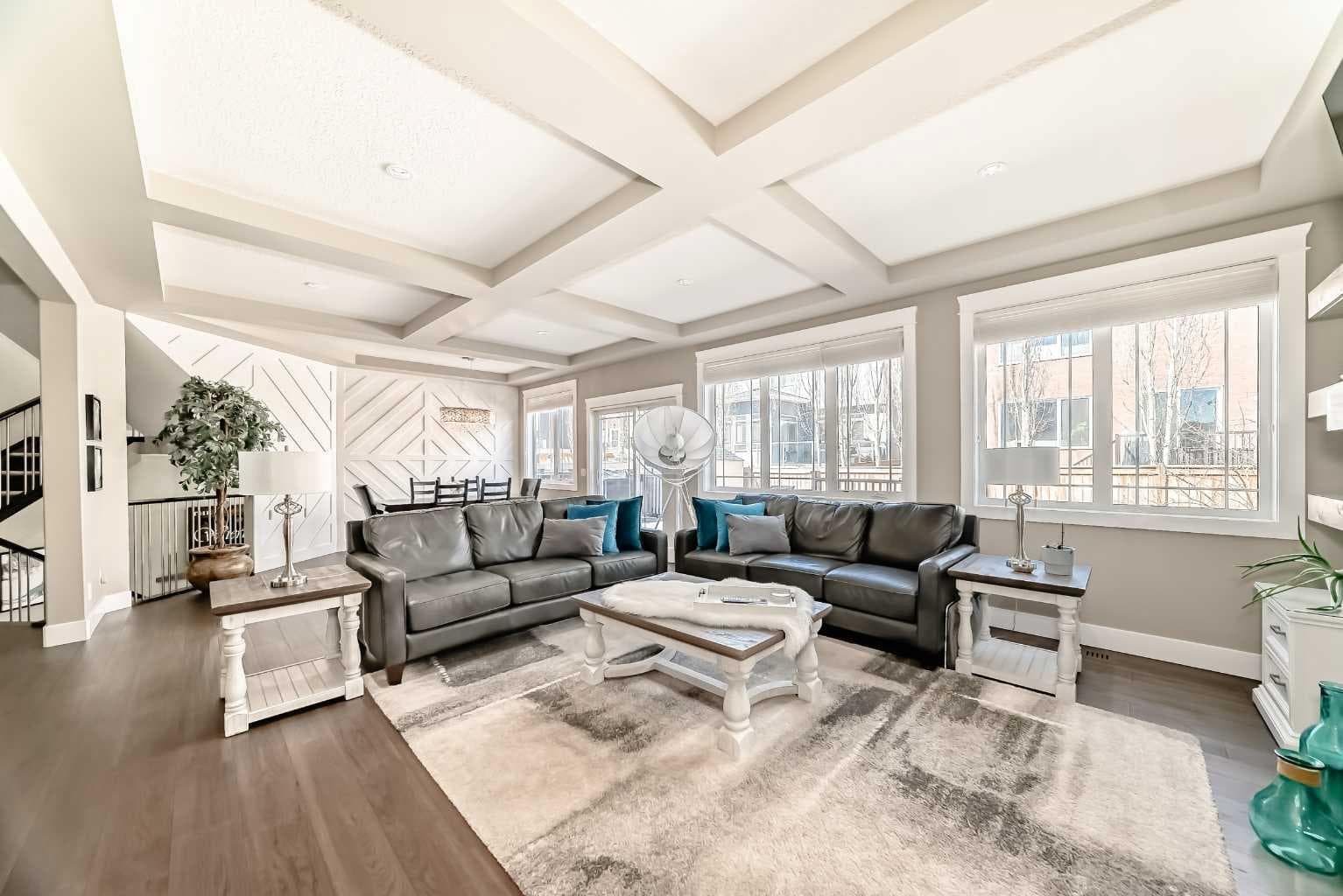 120 KINNIBURGH Circle 