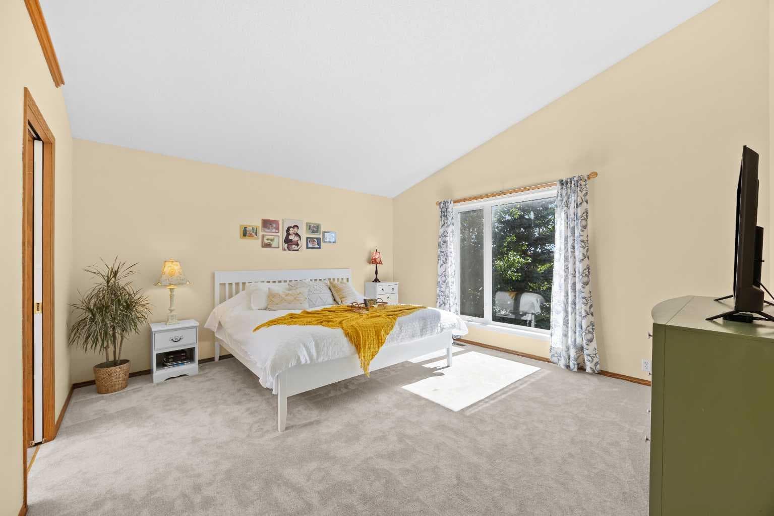 315 Rocky Ridge Bay NW
