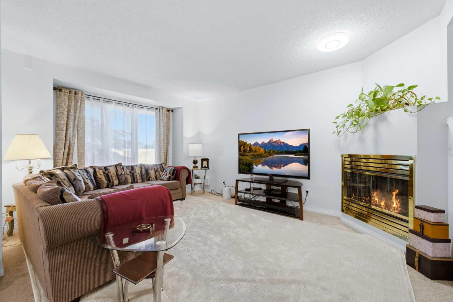 92, 388 Sandarac Drive NW