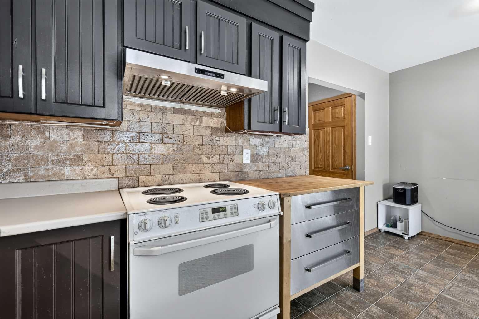 2018 Cottonwood Crescent SE