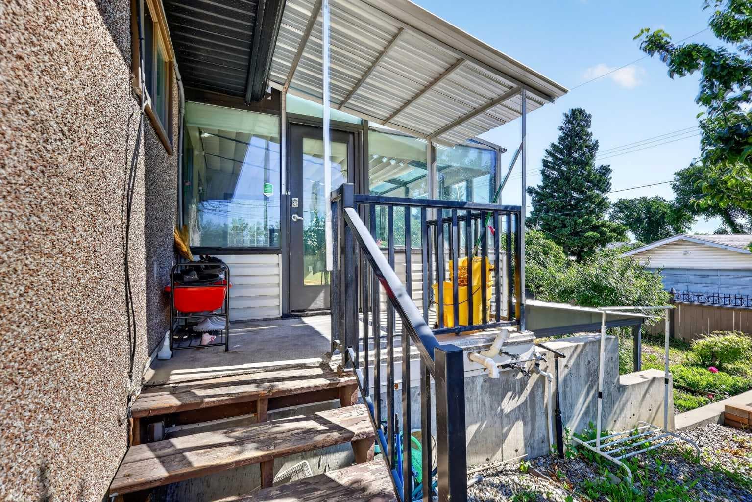 2018 Cottonwood Crescent SE