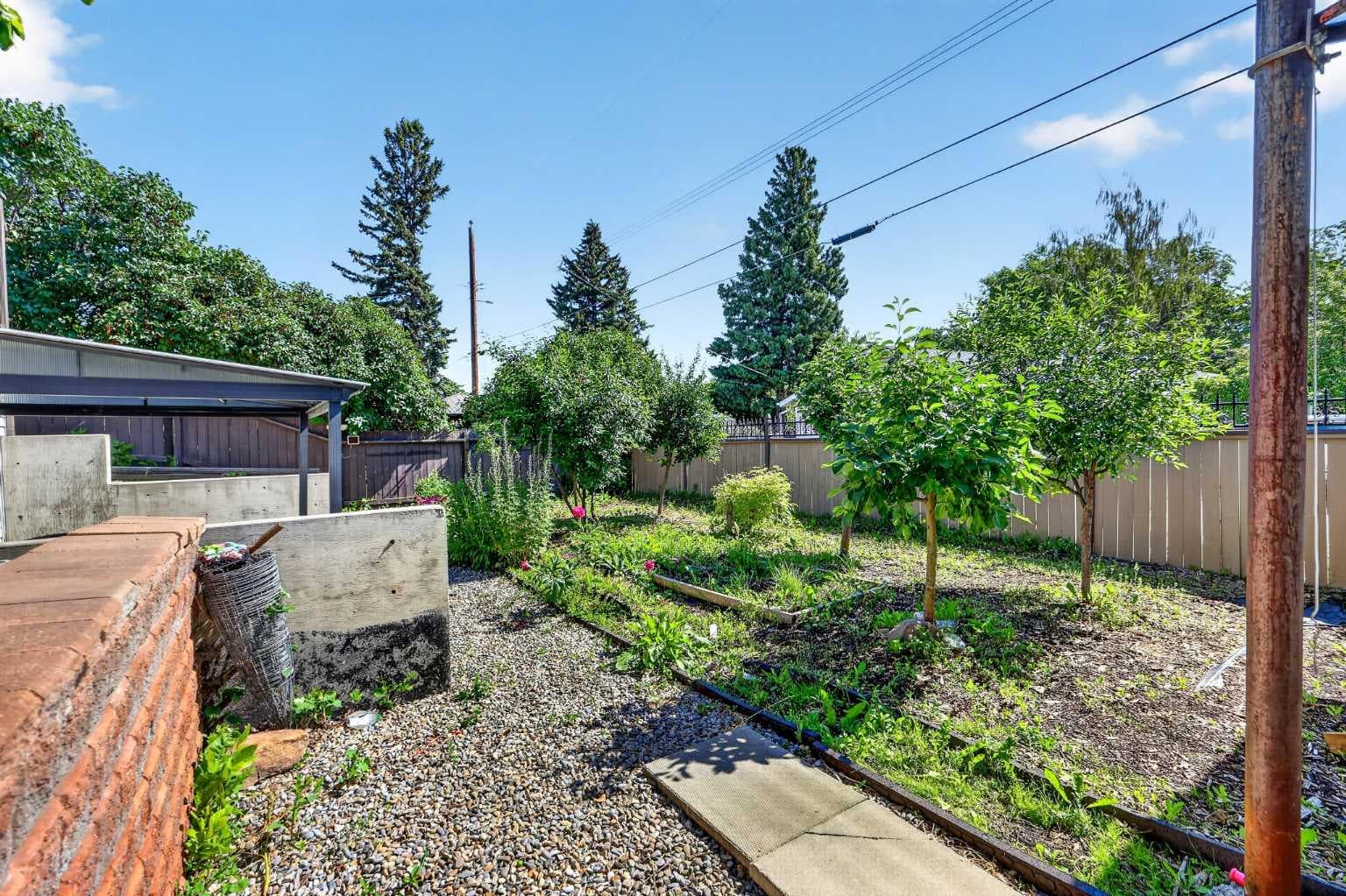 2018 Cottonwood Crescent SE