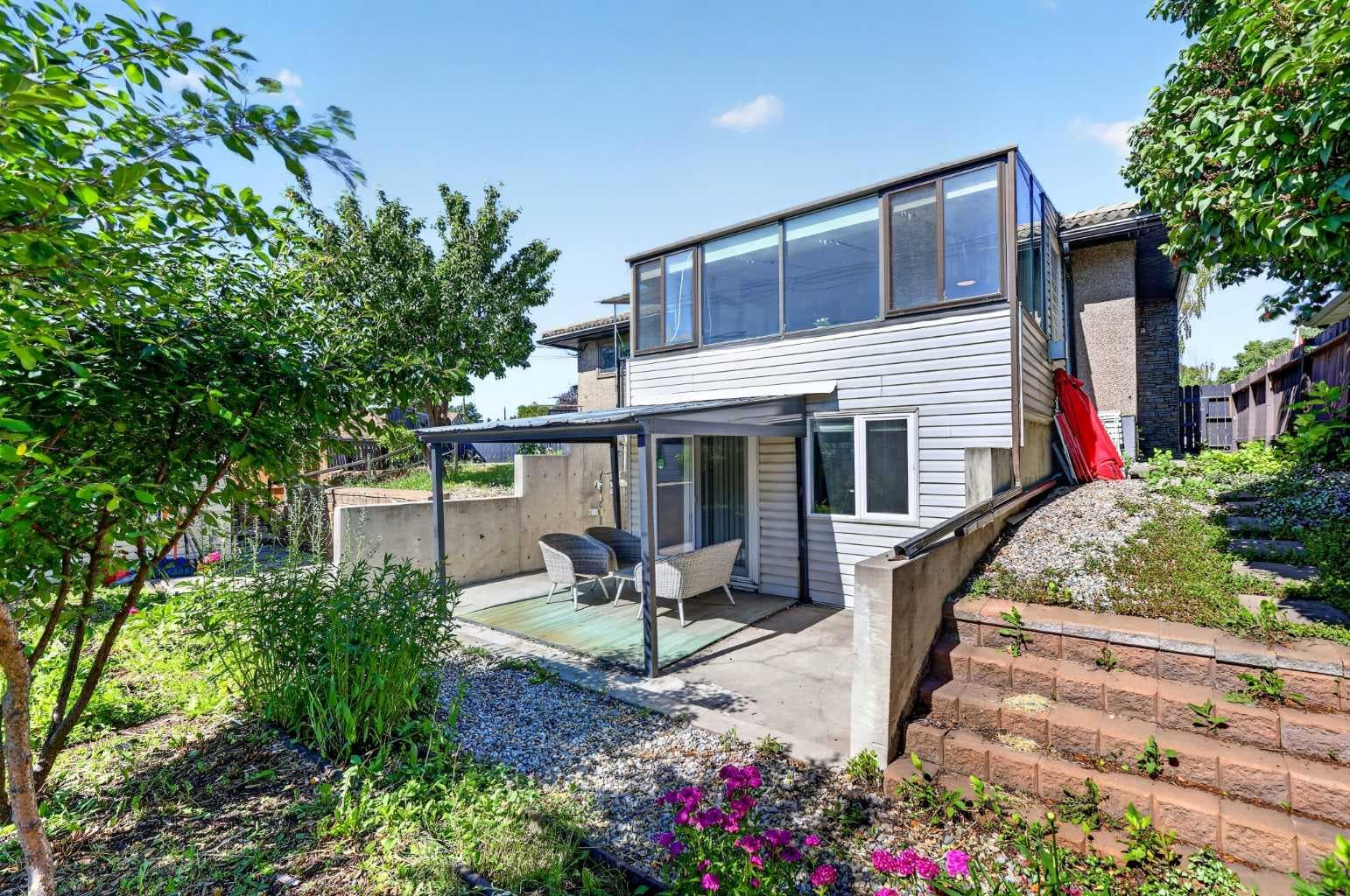 2018 Cottonwood Crescent SE