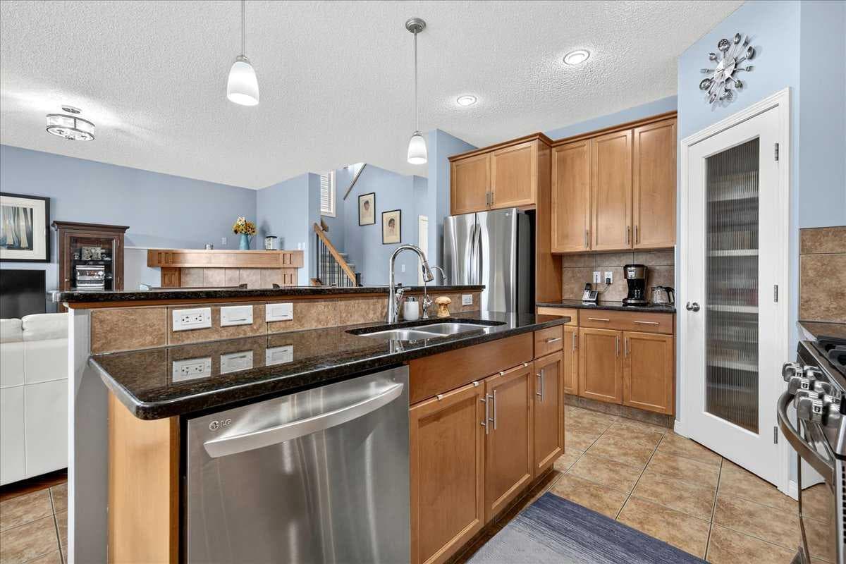 18 Copperstone Drive SE