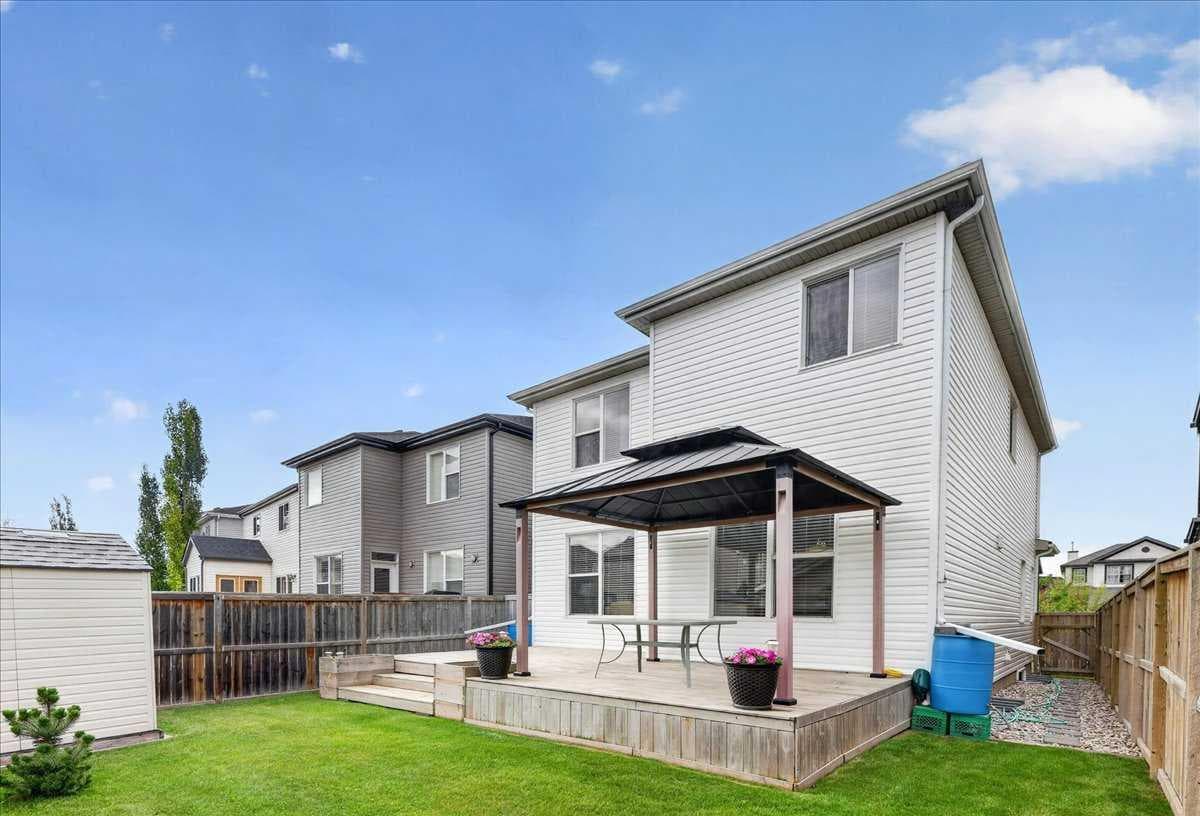 18 Copperstone Drive SE