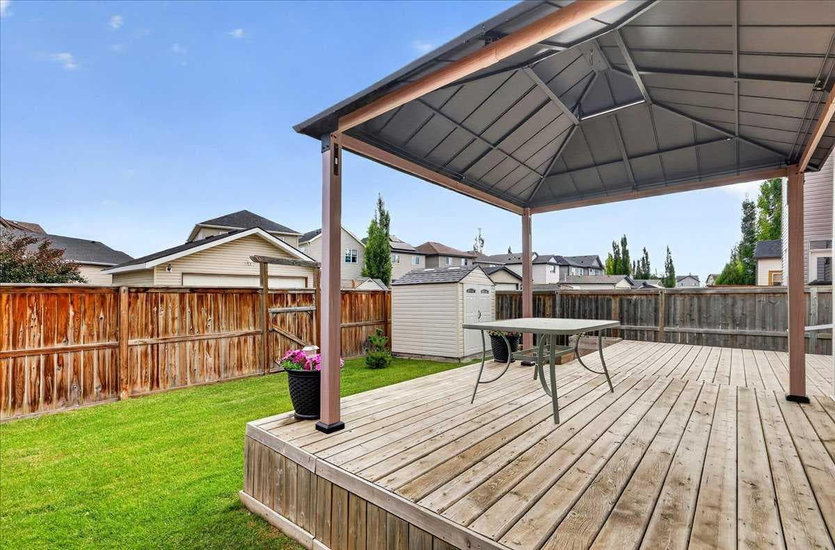 18 Copperstone Drive SE