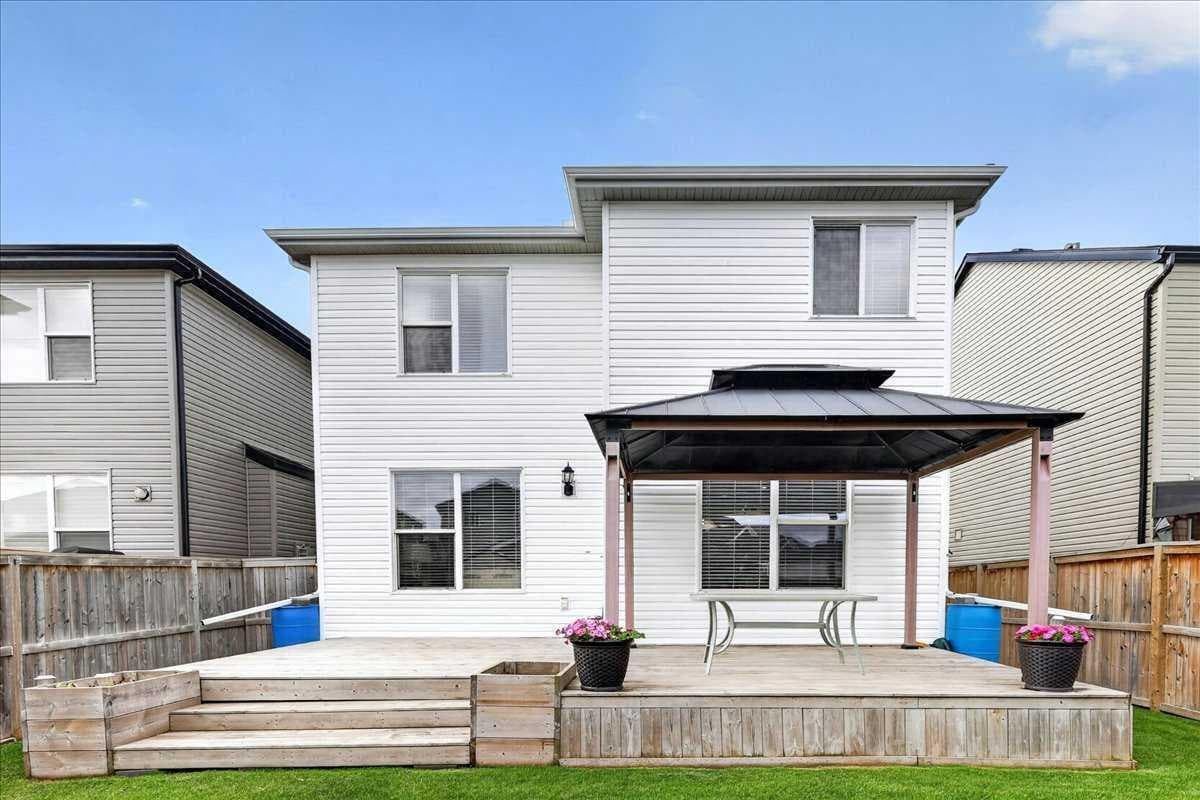 18 Copperstone Drive SE