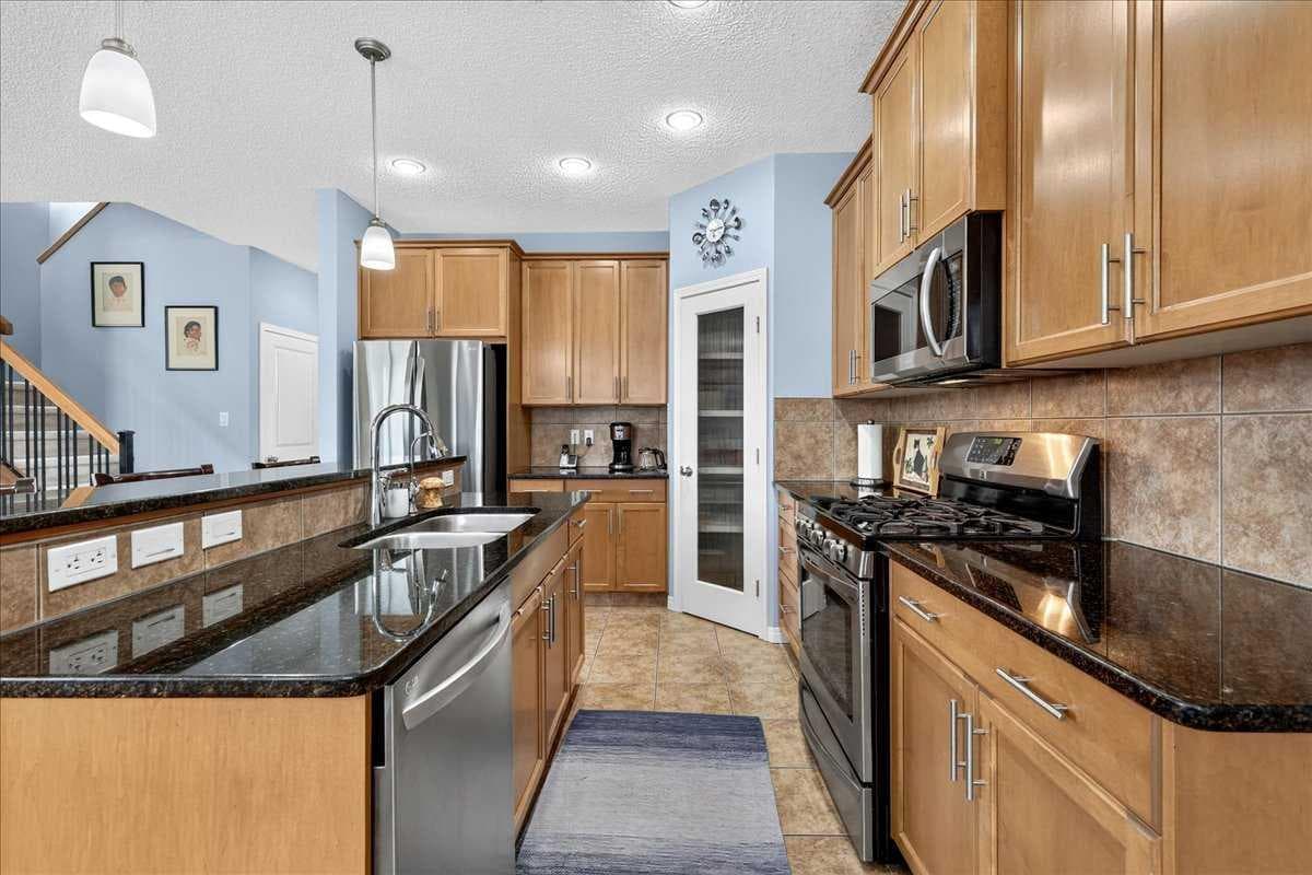 18 Copperstone Drive SE