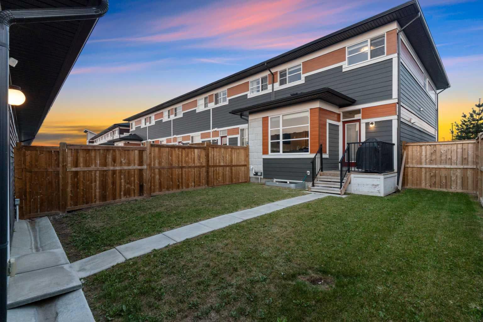 130 Skyview Circle NE