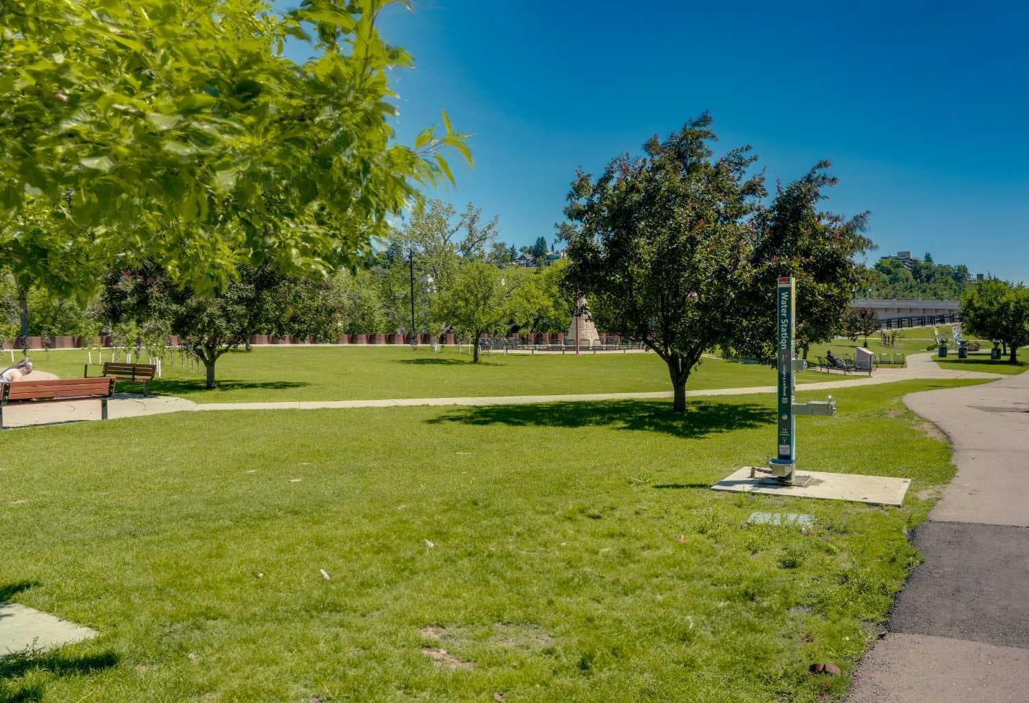 806, 118 Waterfront Court SW