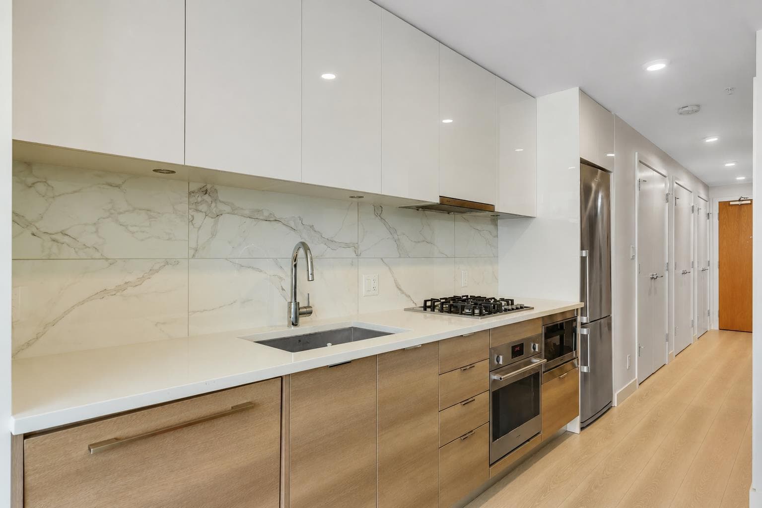 806, 118 Waterfront Court SW