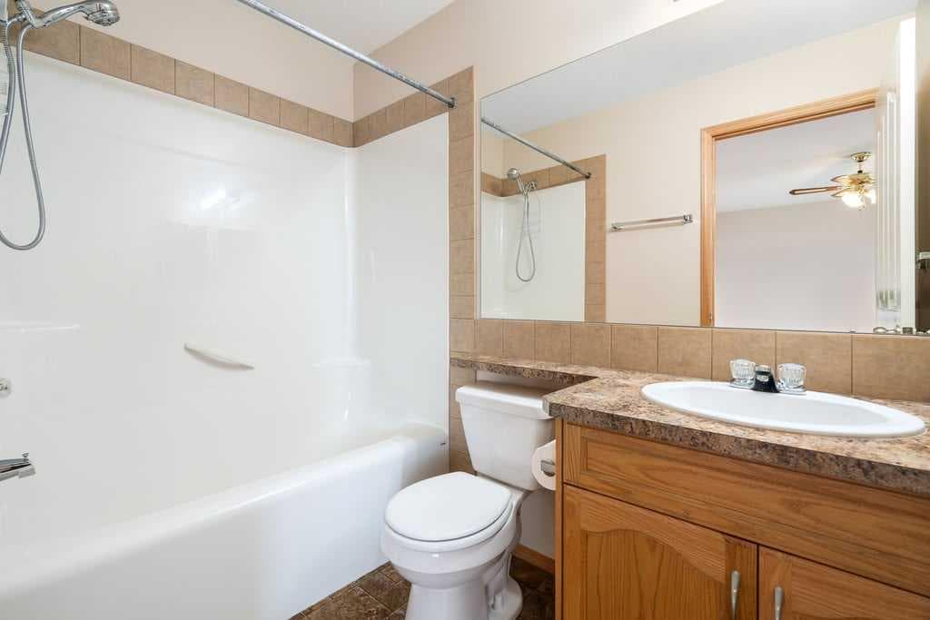 13 Saddlecrest Green NE