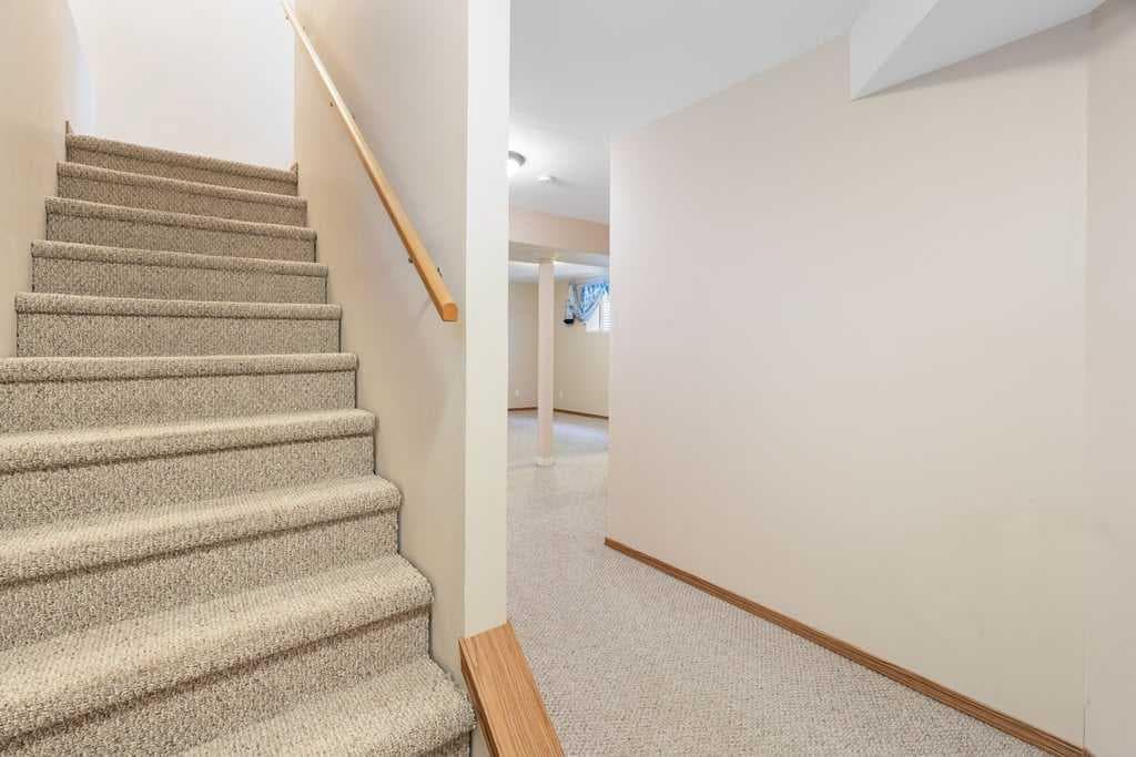 13 Saddlecrest Green NE