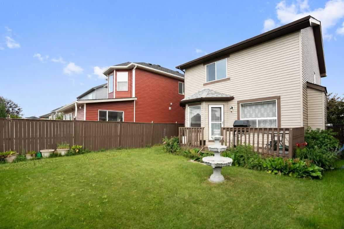 13 Saddlecrest Green NE