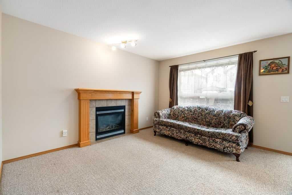 13 Saddlecrest Green NE