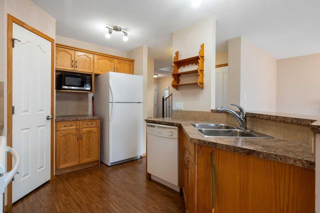 13 Saddlecrest Green NE