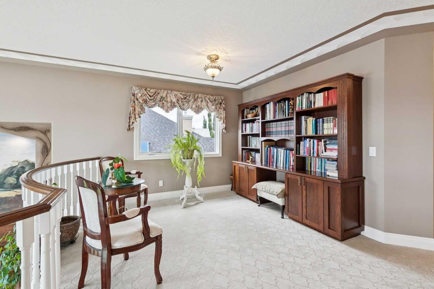 85 Mt Douglas Circle SE