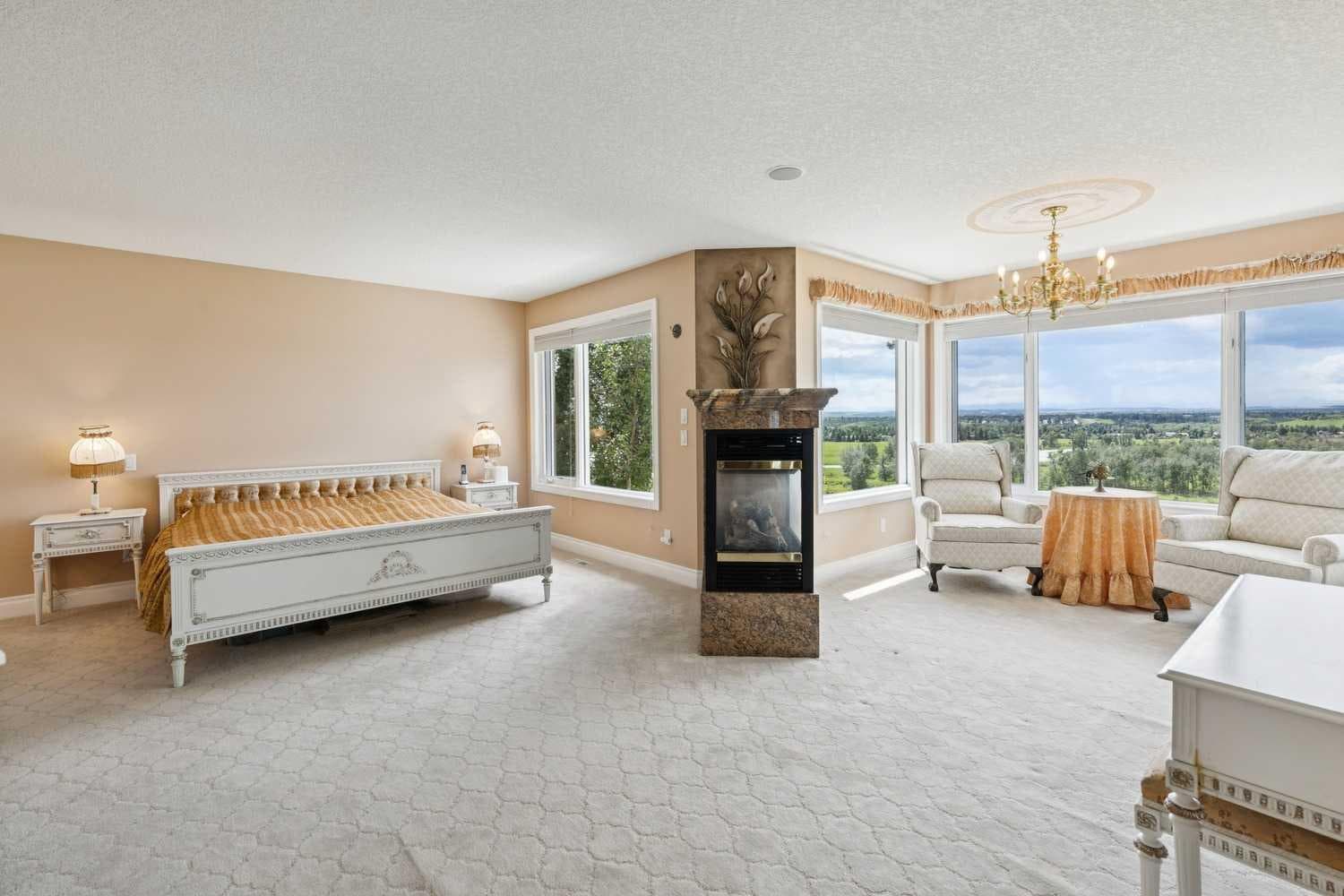 85 Mt Douglas Circle SE