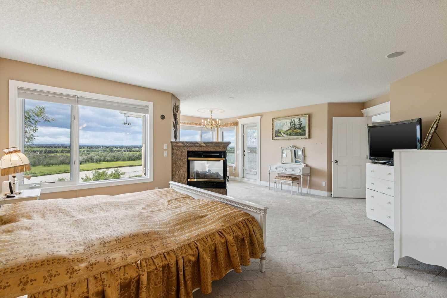 85 Mt Douglas Circle SE