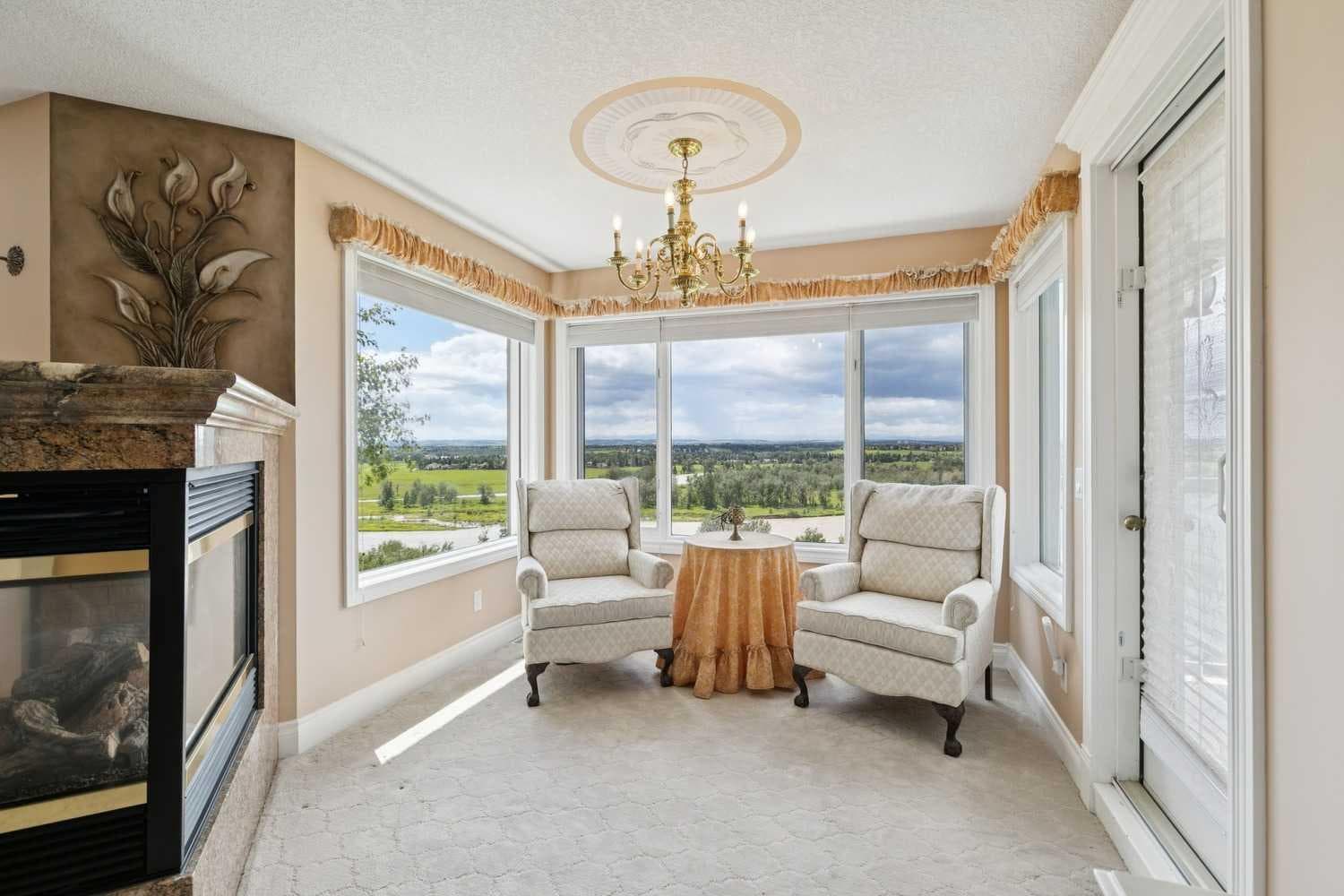 85 Mt Douglas Circle SE