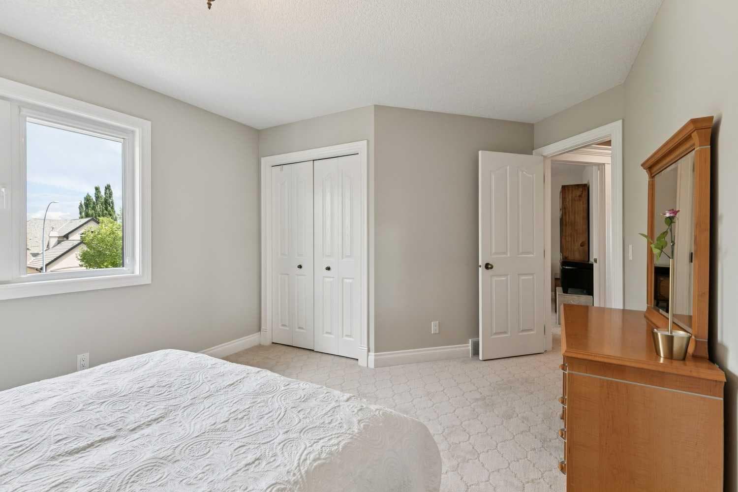 85 Mt Douglas Circle SE