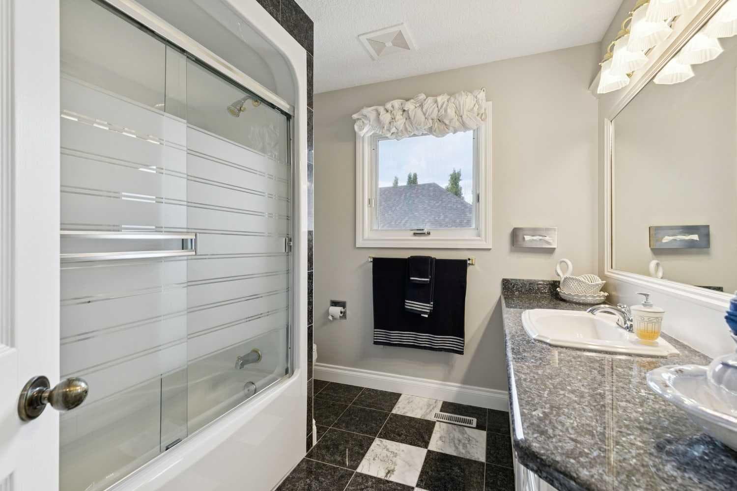 85 Mt Douglas Circle SE