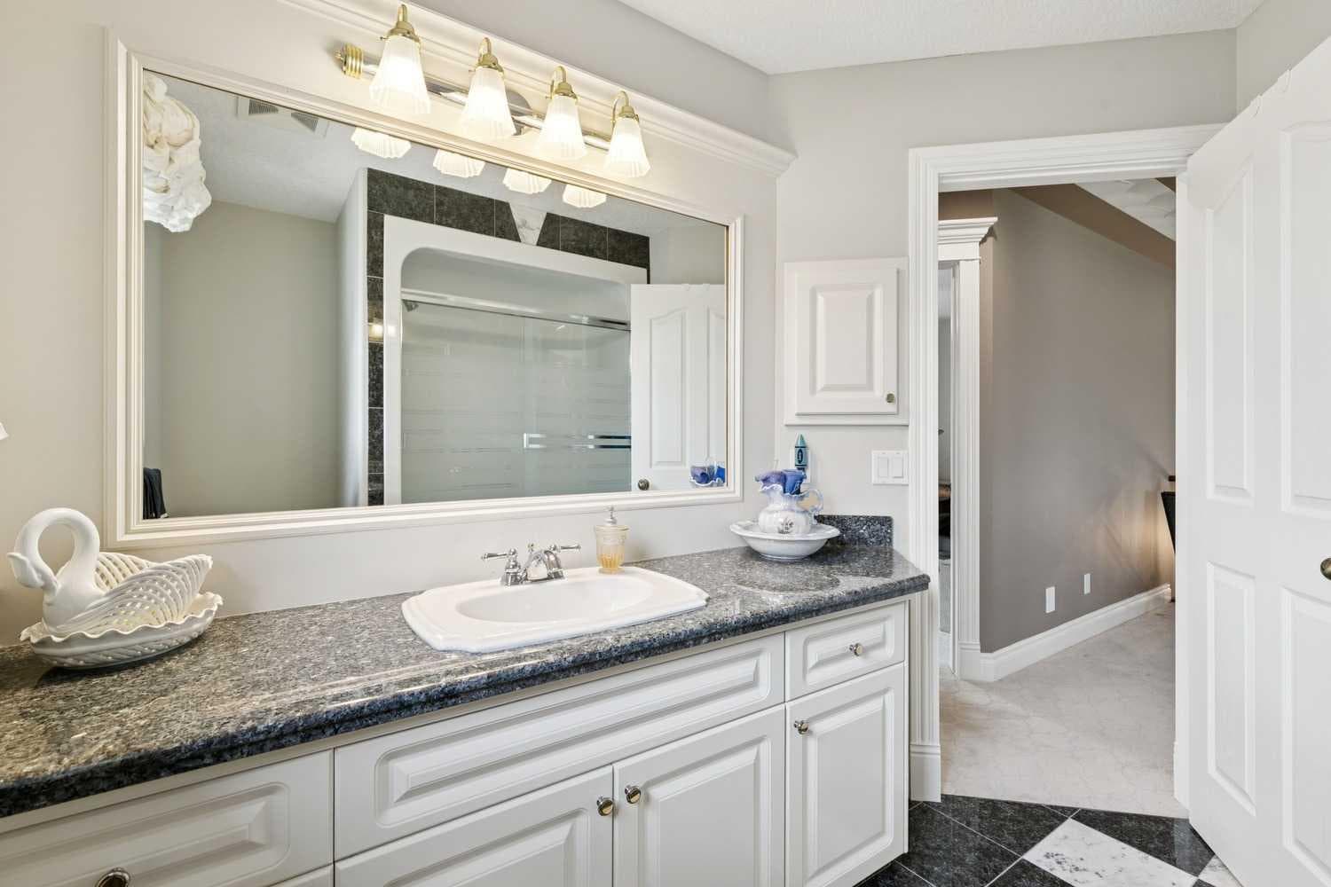85 Mt Douglas Circle SE