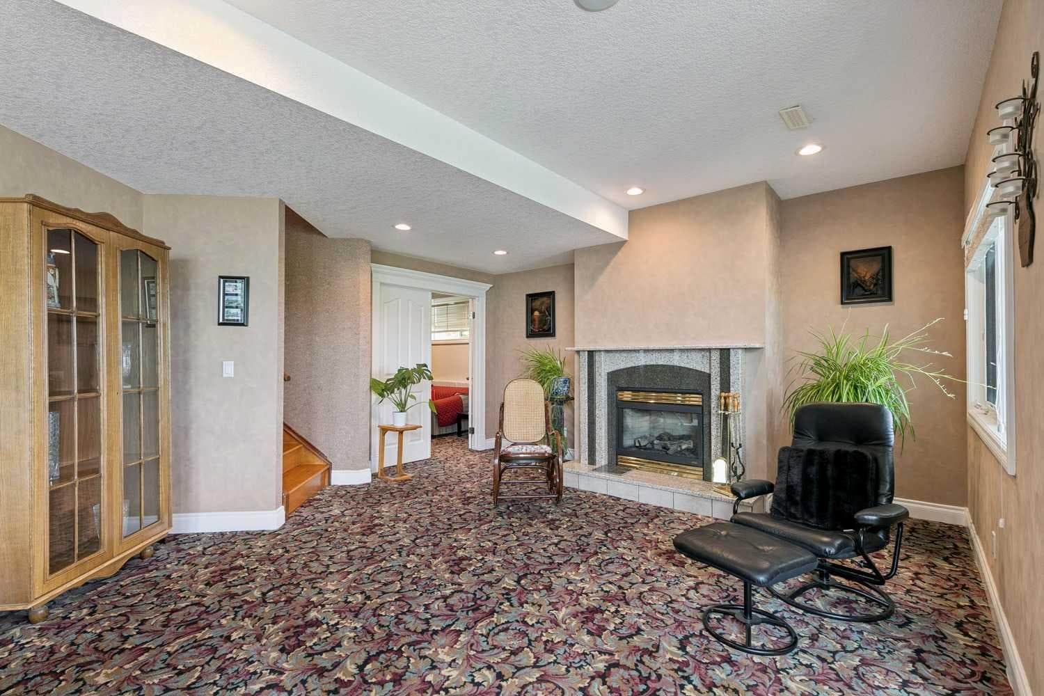 85 Mt Douglas Circle SE