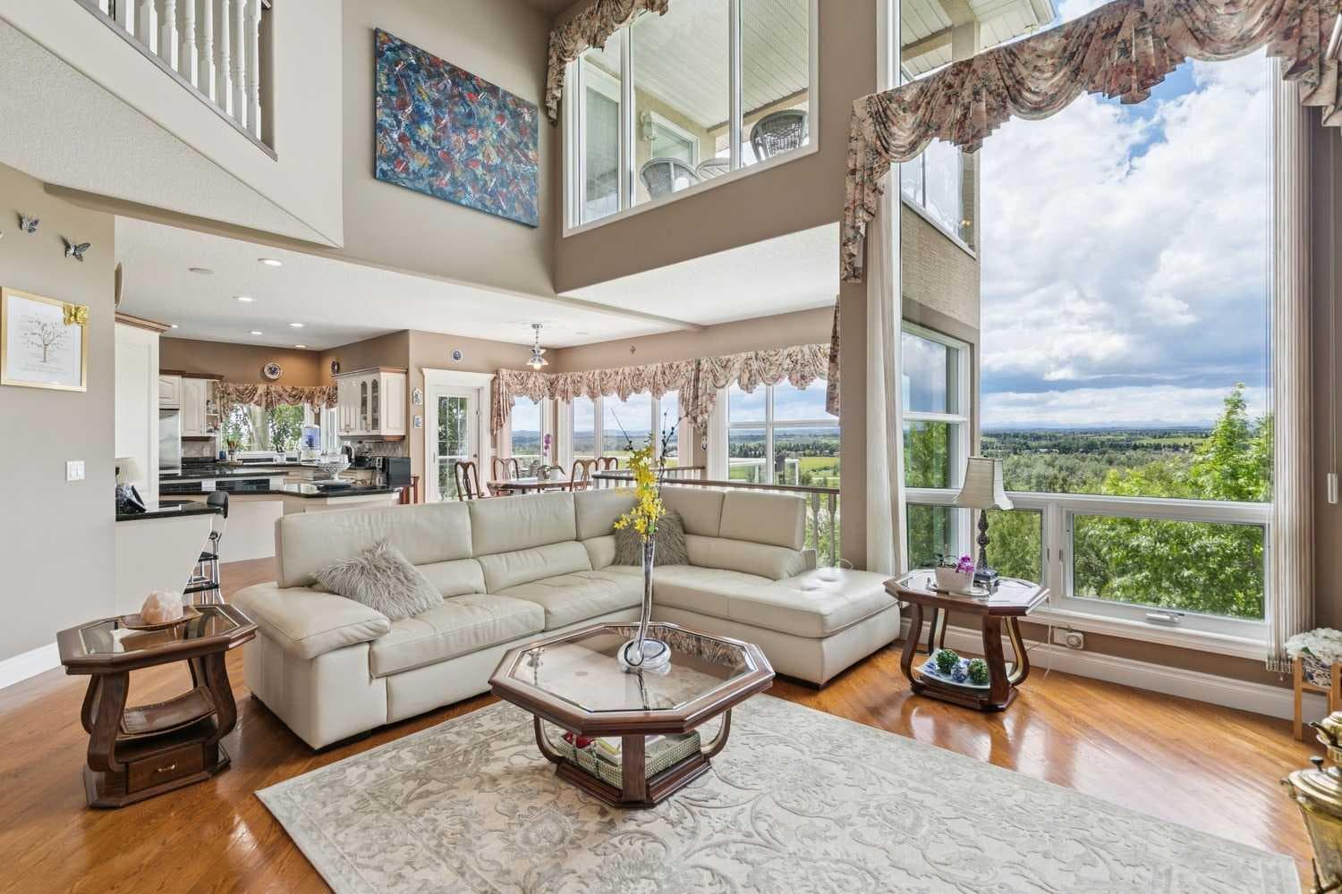 85 Mt Douglas Circle SE