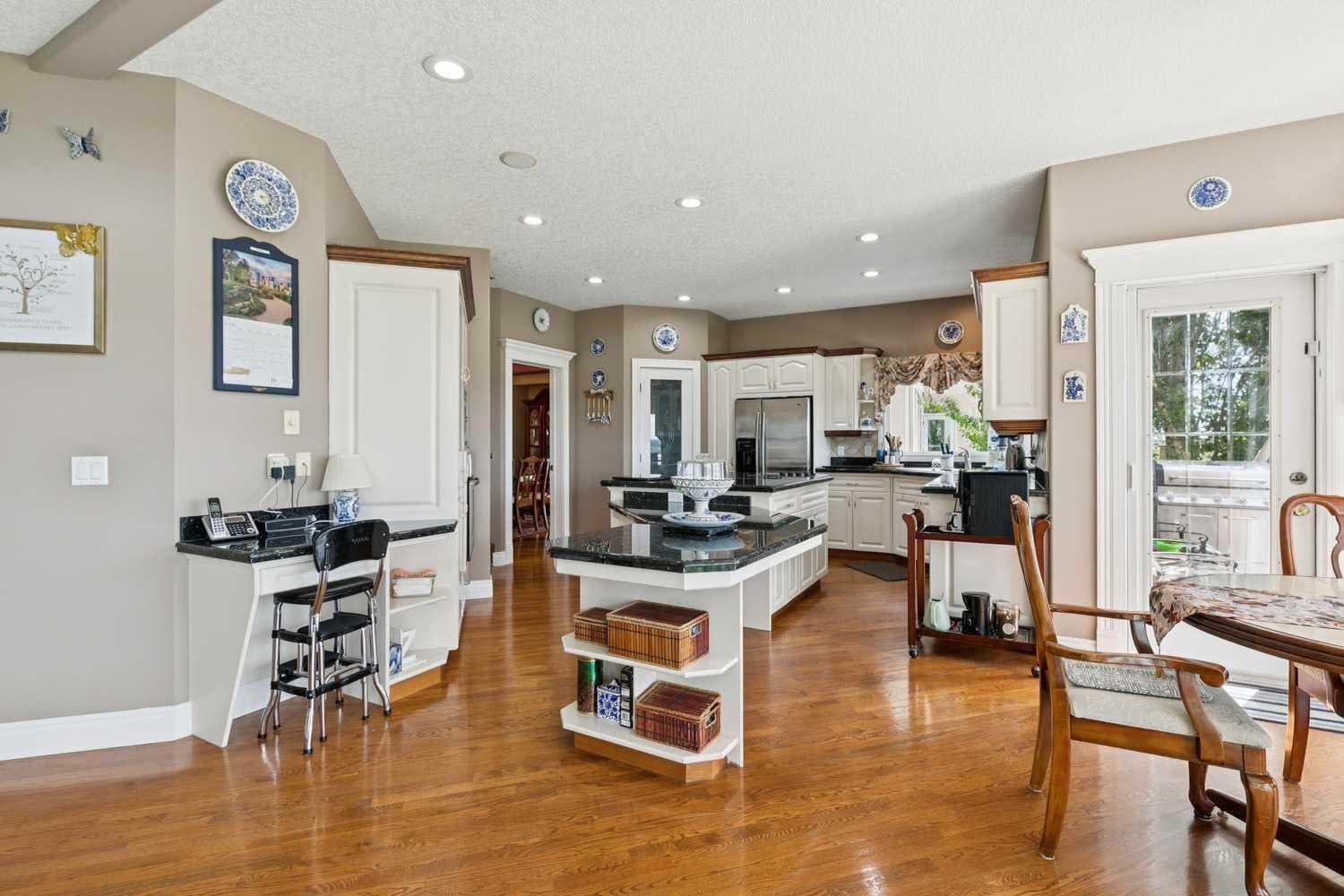 85 Mt Douglas Circle SE