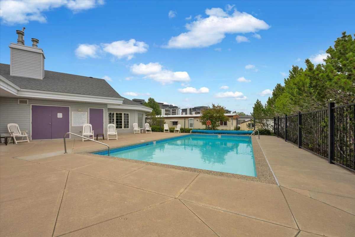 62, 99 Arbour Lake Drive  