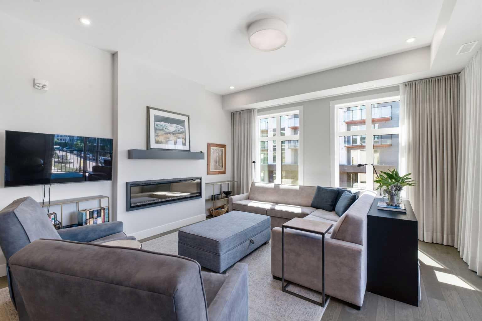 303, 275 Lebel Crescent NW