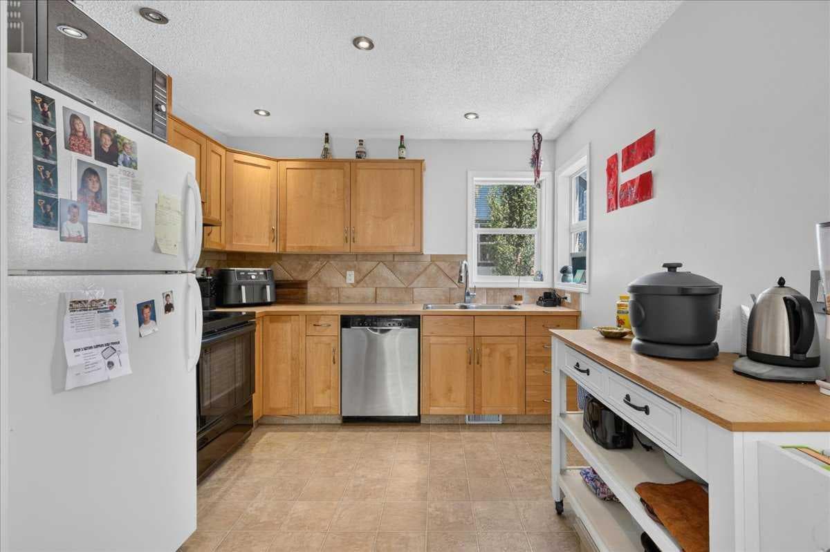 137 Bridlewood Lane SW