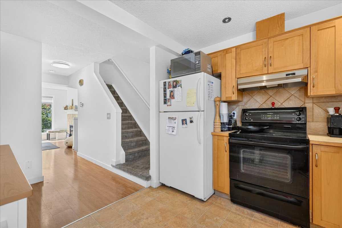 137 Bridlewood Lane SW