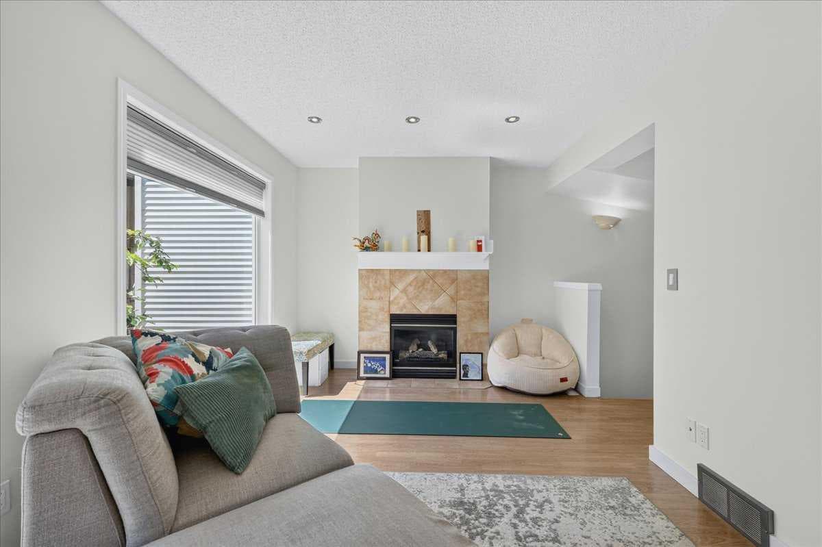 137 Bridlewood Lane SW