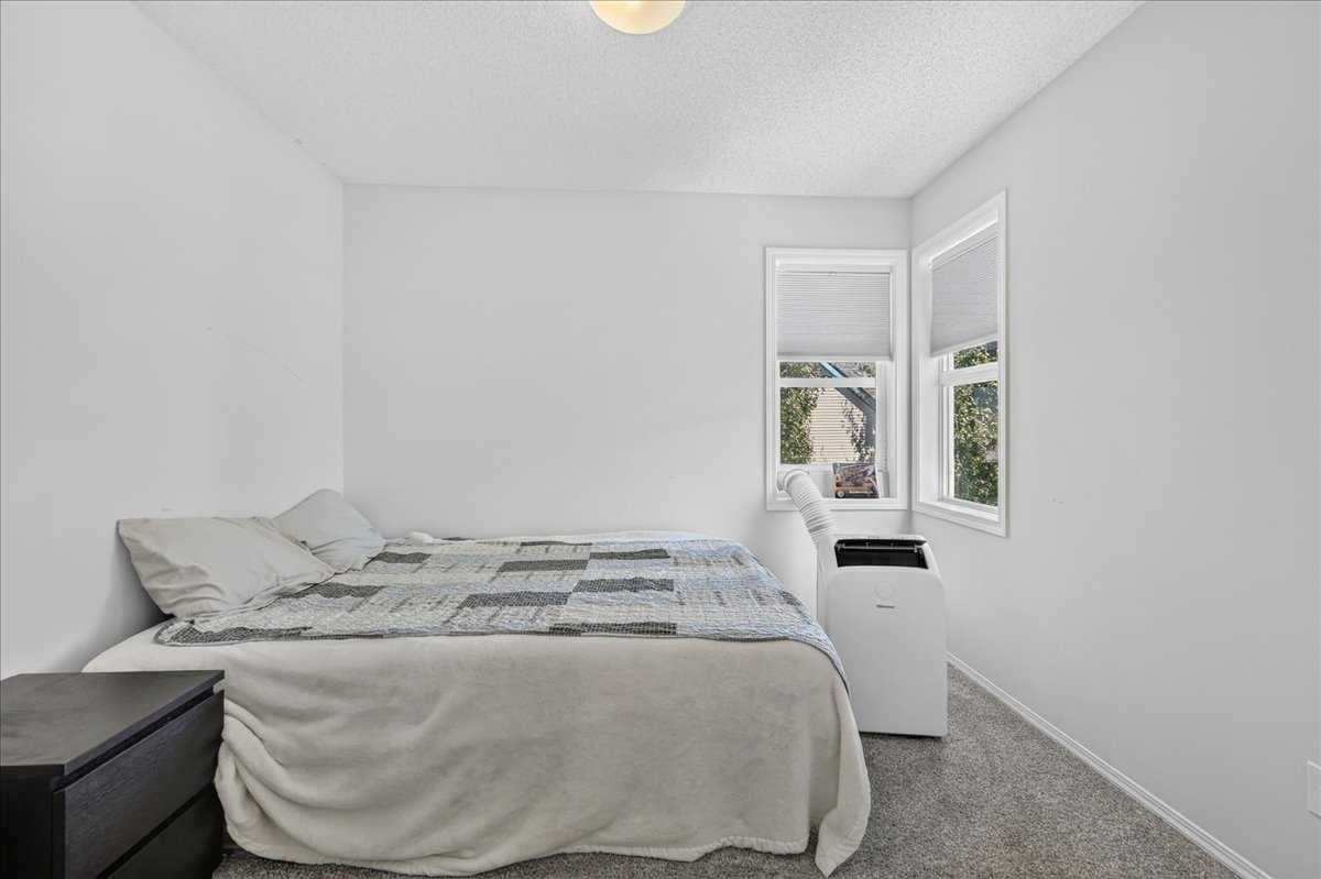 137 Bridlewood Lane SW