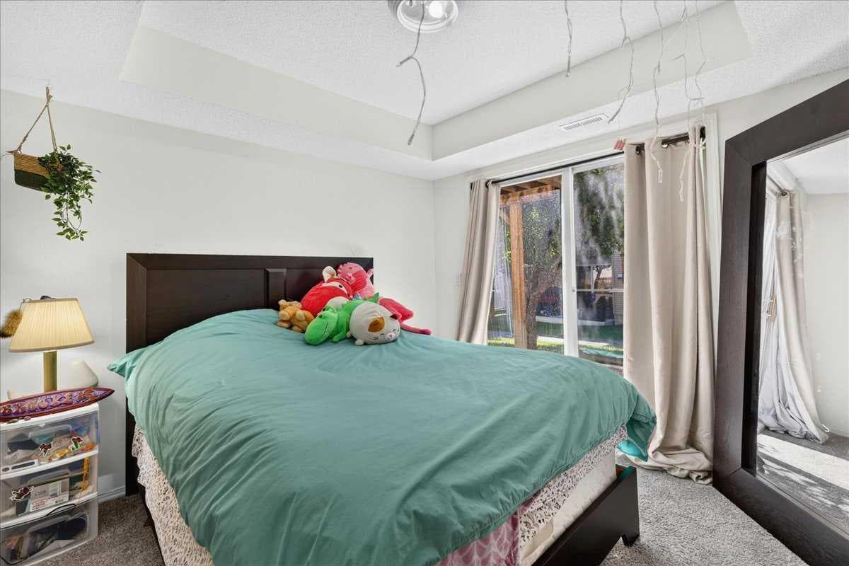 137 Bridlewood Lane SW