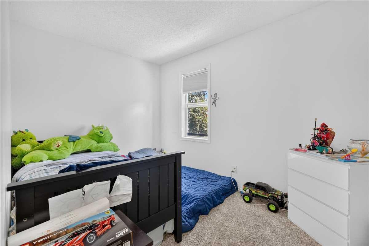 137 Bridlewood Lane SW